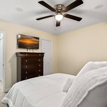 Cozy 2 Bedroom Duplex In Charlotte, Jacuzzi, Sleeps 6 Plus 2 外观 照片